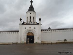 Старица. Свято-Успенский монастырь