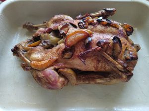 Простой рецепт приготовления утки в духовке с яблоками